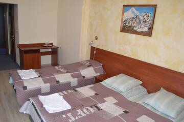 Фото номера Полулюкс Отель Hotel Helikon г. Яноши 3