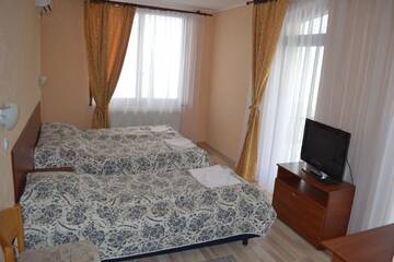 Фото номера Полулюкс Отель Hotel Helikon г. Яноши 5