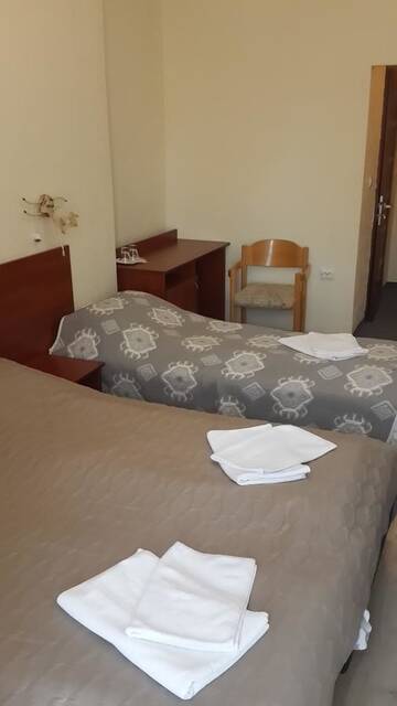 Фото номера Полулюкс Отель Hotel Helikon г. Яноши 9